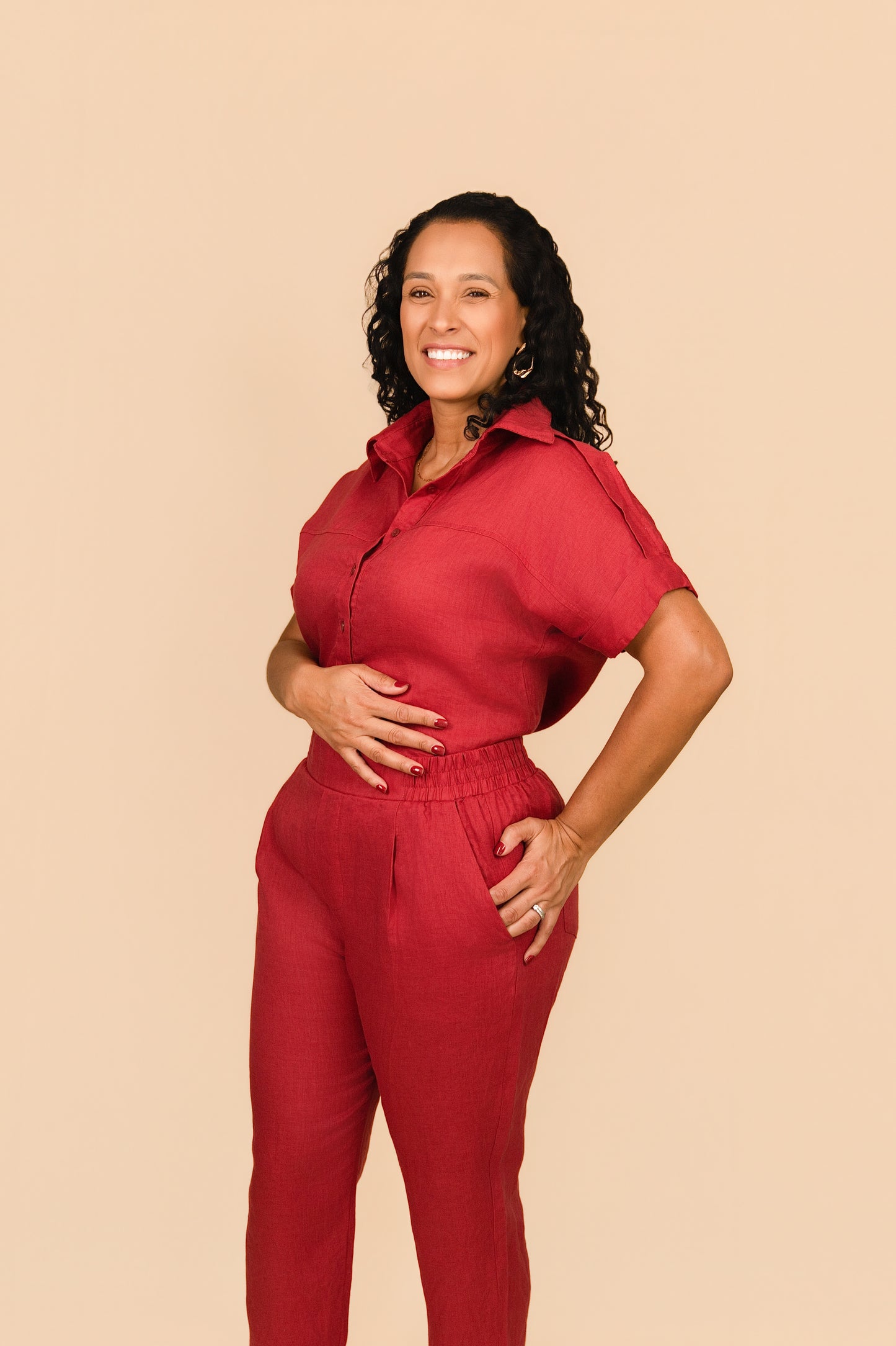 Scarlet Elegance Linen Set