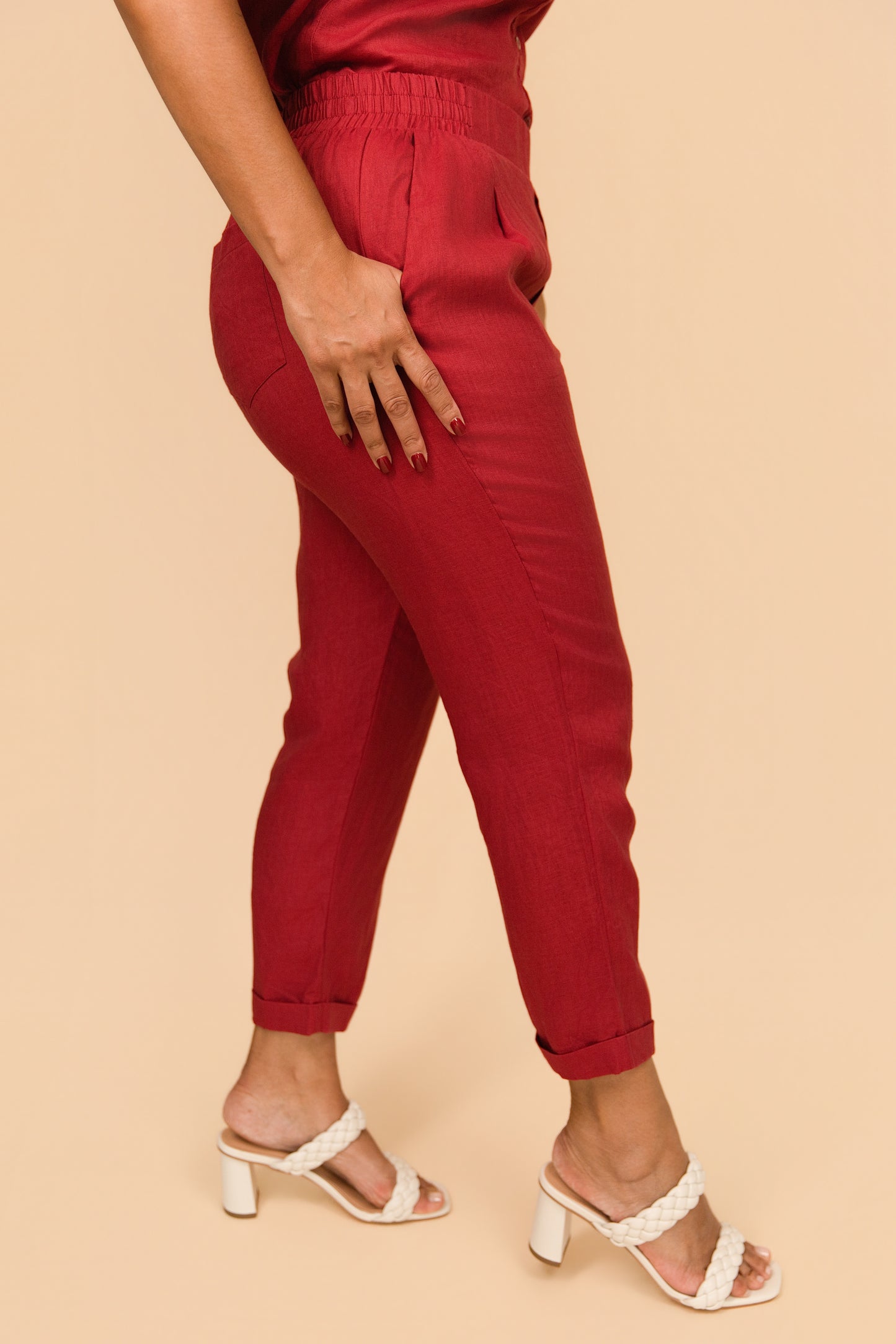 Scarlet Elegance Linen Set