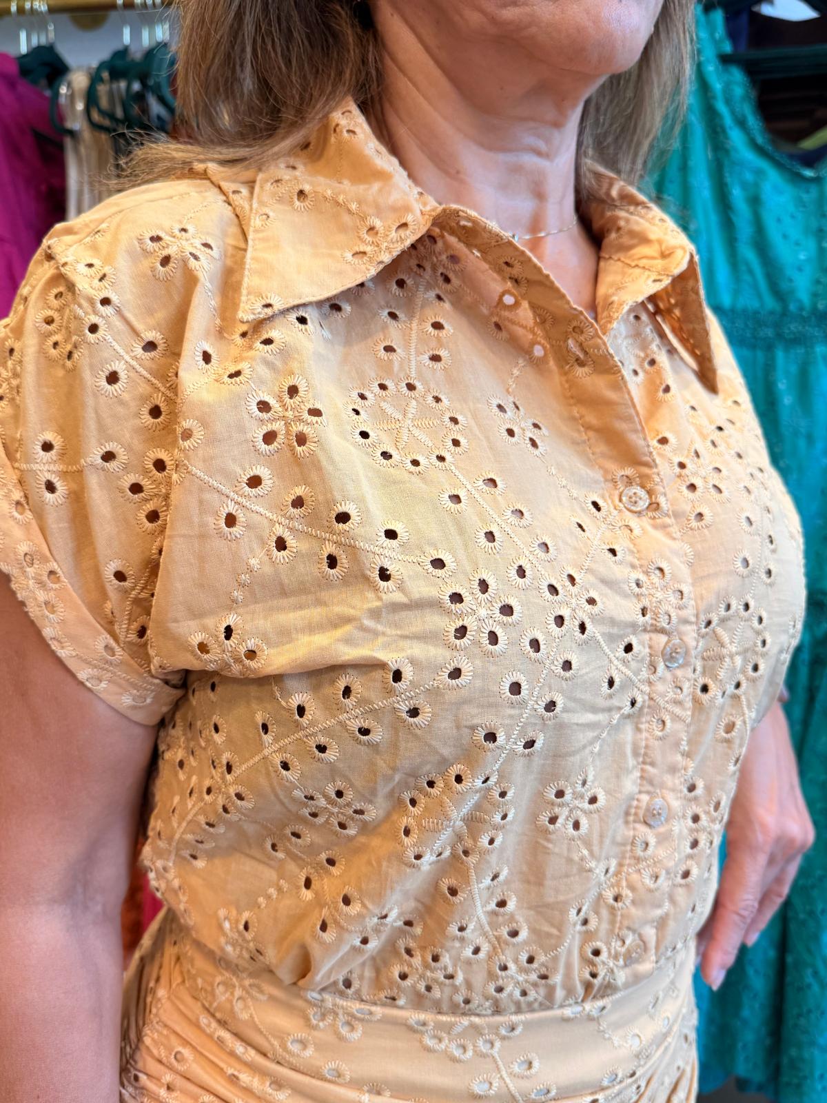 Golden Eyelet Set